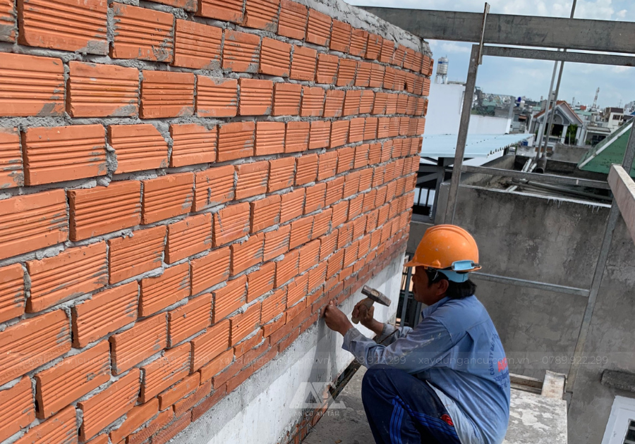Đóng lưới mắt cáo trước khi tô trát tường